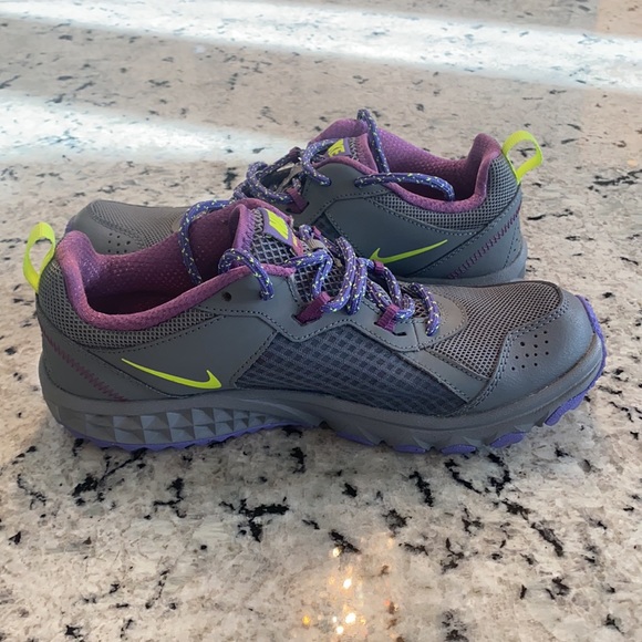 Nike Woman’s Wild Trail Running Shoes Size 8 - Picture 7 of 10